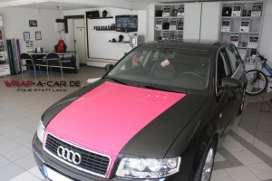 Motorhaube in Pink
