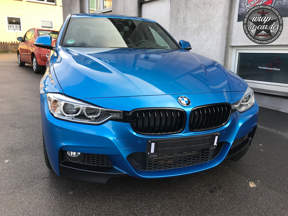 https://www.wrap-a-car.de/wp-content/uploads/2017/03/BMW-folie-blau4522.jpg